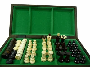Set di scacchi, dama e altri giochi